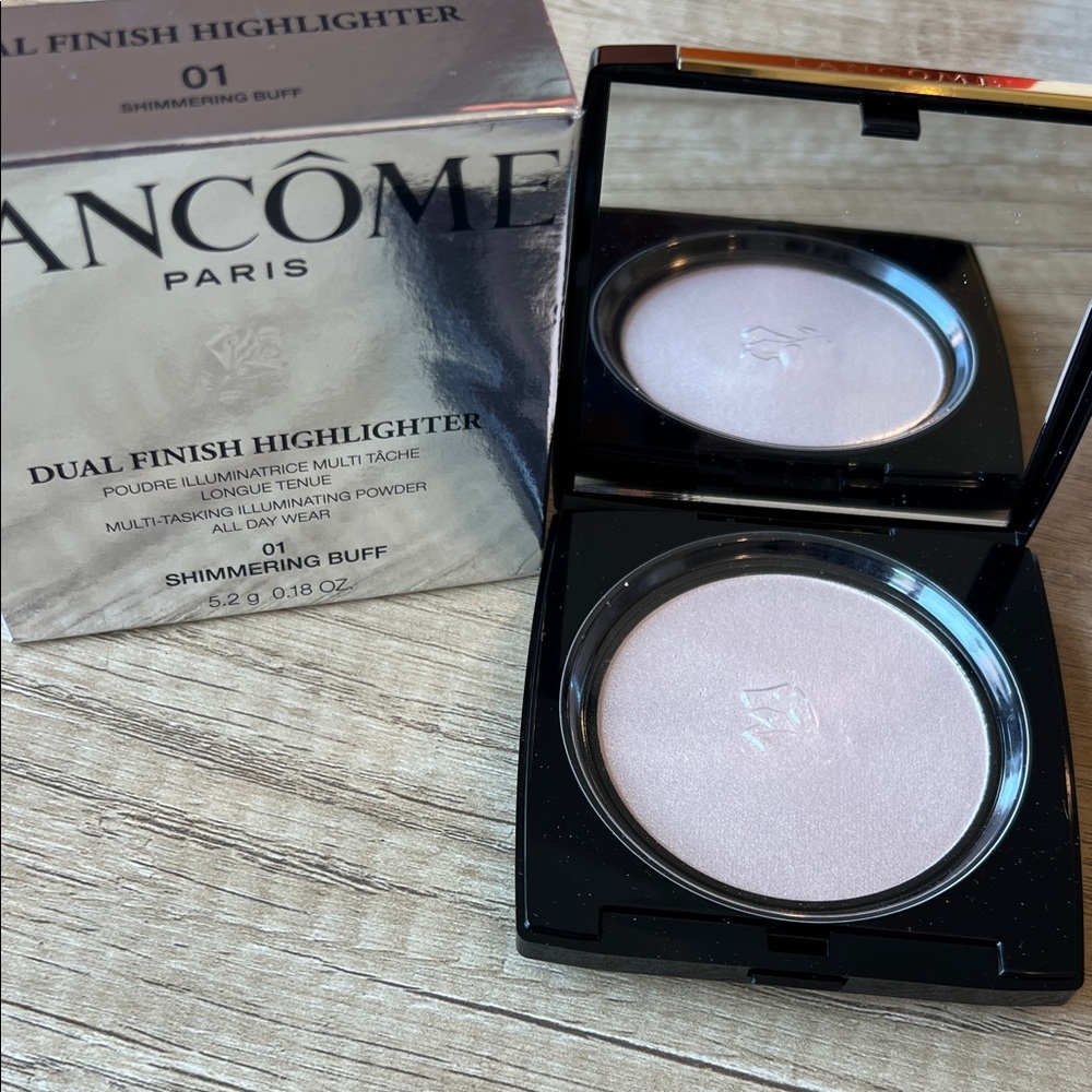 Lancome Dual Finish Highlighter - Shimmering Buff